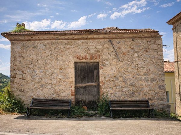 locale commerciale in vendita a Montesano sulla Marcellana in zona Arenabianca