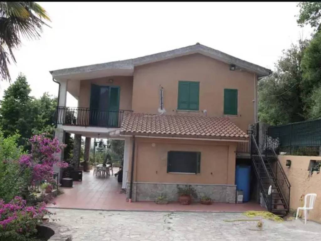 casa indipendente in vendita a Morigerati