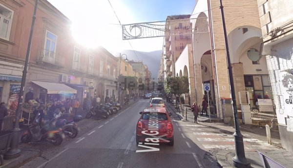 negozio in vendita a Nocera Inferiore