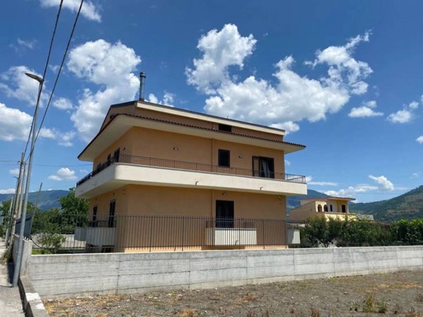 casa indipendente in vendita a Nocera Inferiore