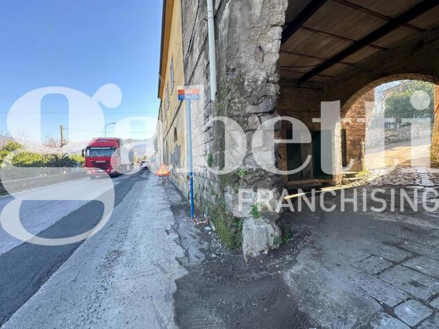locale commerciale in vendita a Nocera Inferiore