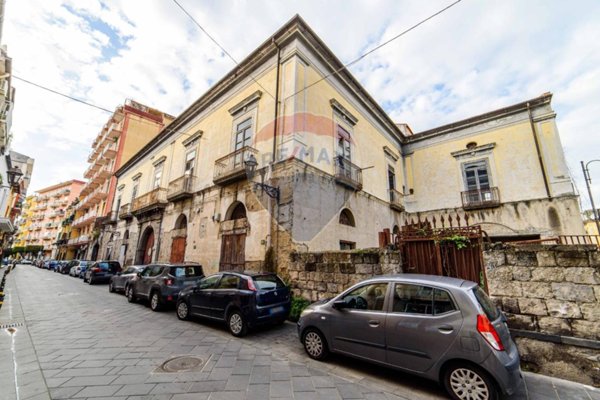 locale commerciale in vendita a Nocera Inferiore