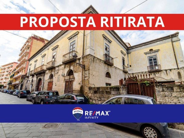 locale commerciale in vendita a Nocera Inferiore
