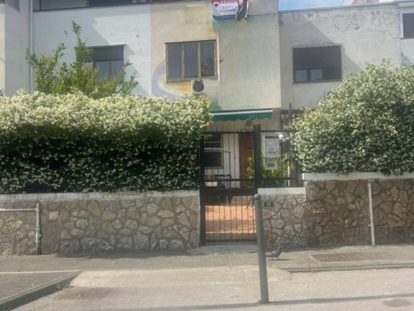 casa indipendente in vendita a Nocera Inferiore