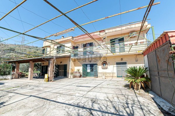 casa indipendente in vendita a Nocera Inferiore