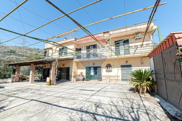 casa indipendente in vendita a Nocera Inferiore