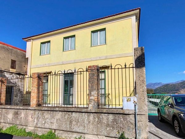 casa indipendente in vendita a Nocera Inferiore