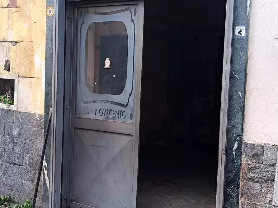 locale commerciale in vendita a Nocera Inferiore