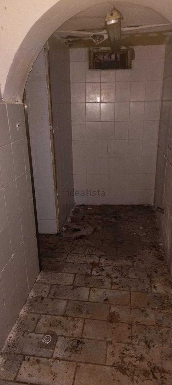 locale commerciale in vendita a Nocera Inferiore