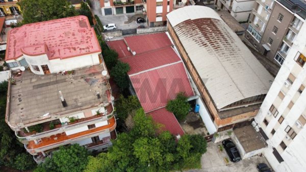 locale commerciale in vendita a Nocera Inferiore