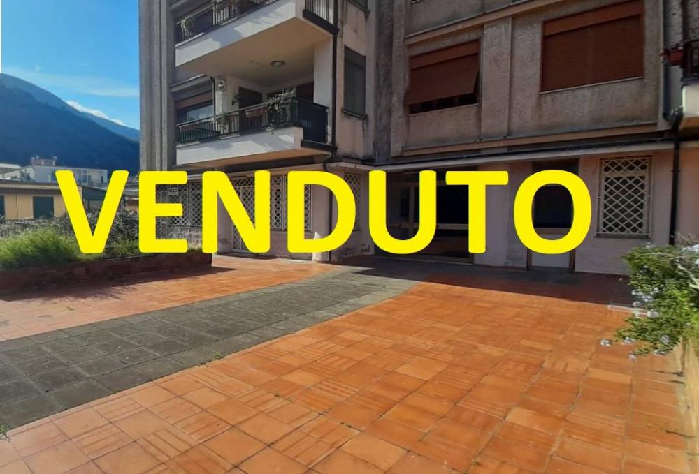 locale commerciale in vendita a Nocera Inferiore