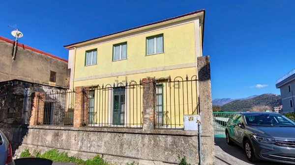 casa indipendente in vendita a Nocera Inferiore