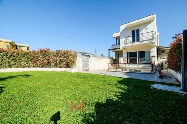 casa indipendente in vendita a Nocera Inferiore