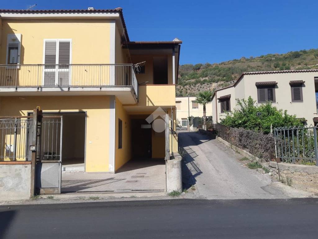 casa indipendente in vendita a Nocera Inferiore