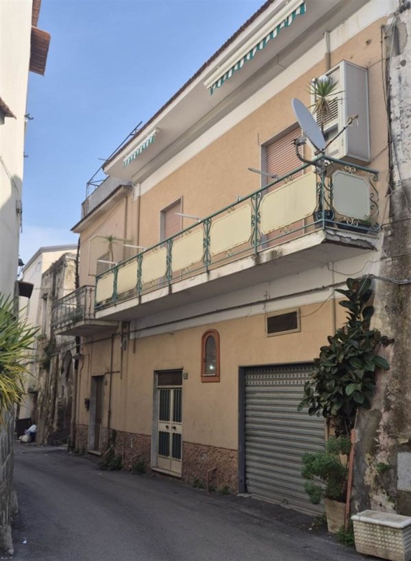 casa indipendente in vendita a Nocera Inferiore