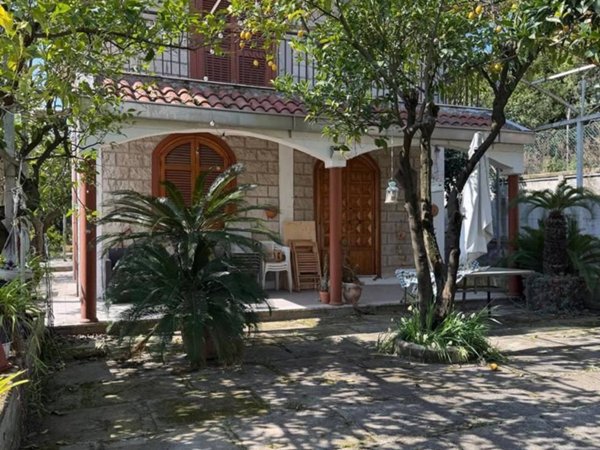 casa indipendente in vendita a Nocera Inferiore