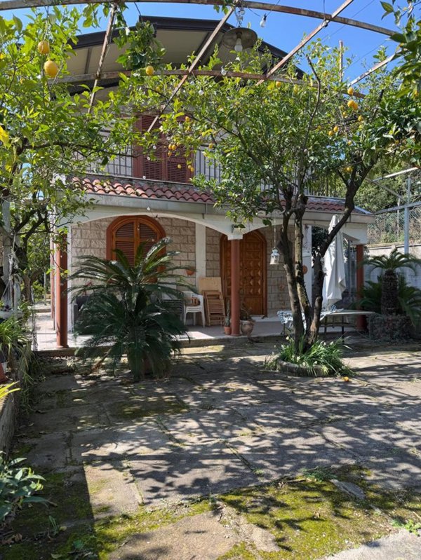 casa indipendente in vendita a Nocera Inferiore