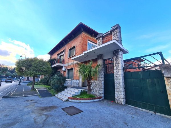 casa indipendente in vendita a Nocera Inferiore