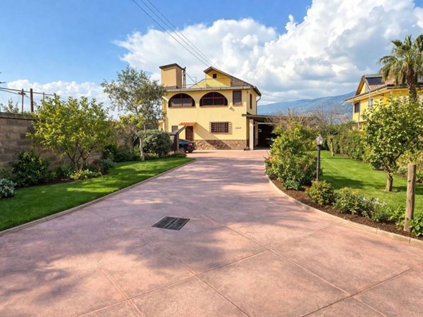 casa indipendente in vendita a Nocera Inferiore