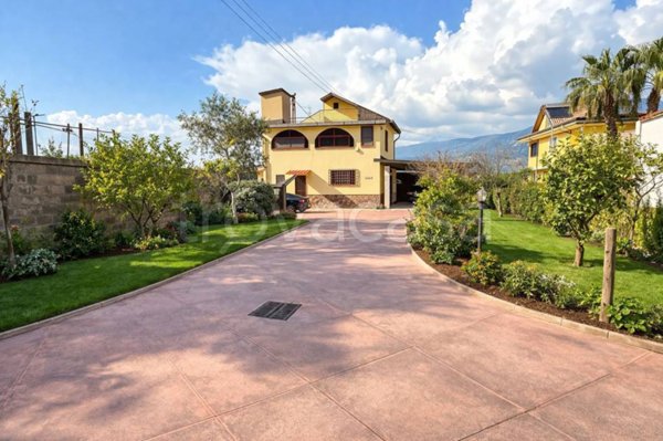 casa indipendente in vendita a Nocera Inferiore