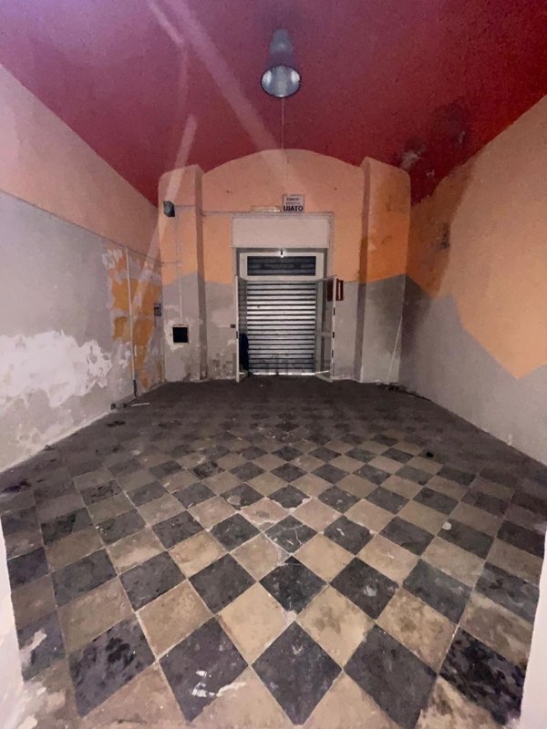 locale commerciale in vendita a Nocera Inferiore