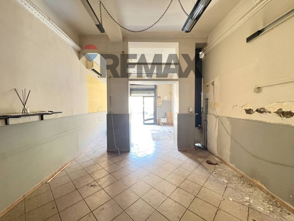 locale commerciale in vendita a Nocera Inferiore