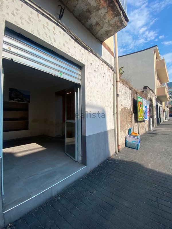 locale commerciale in vendita a Nocera Inferiore