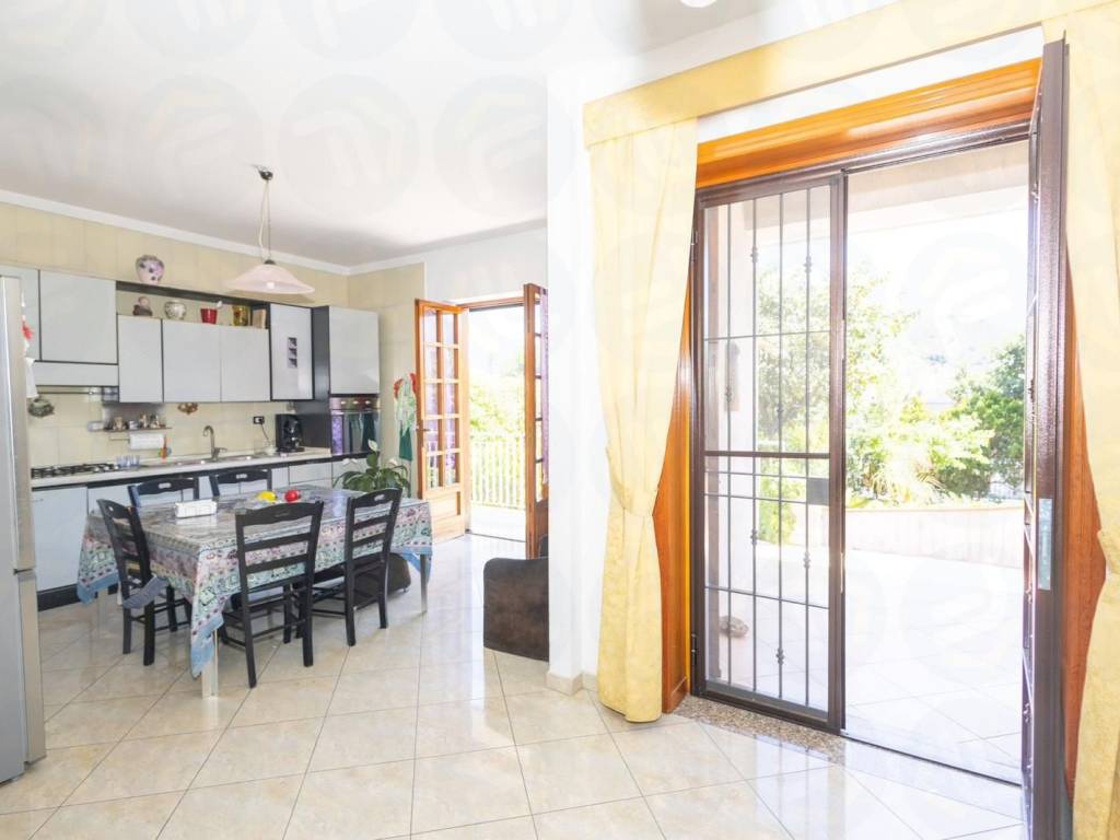 casa indipendente in vendita a Nocera Inferiore