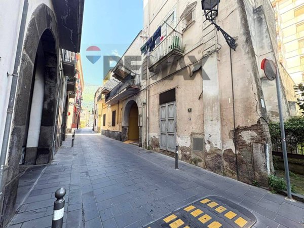 locale commerciale in vendita a Nocera Inferiore