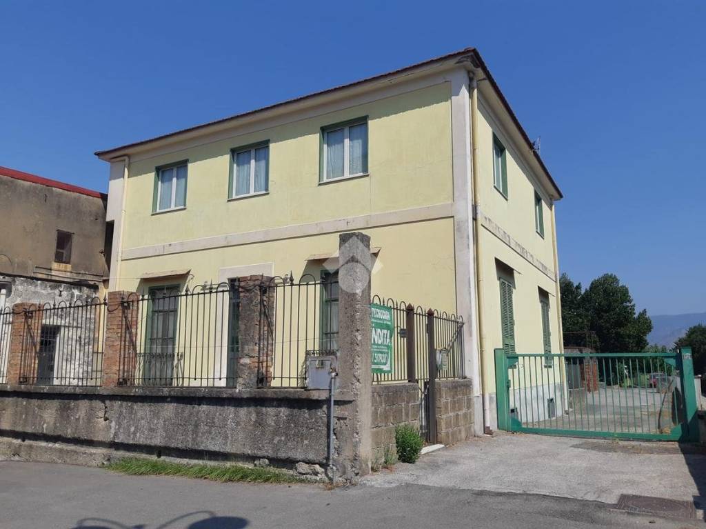casa indipendente in vendita a Nocera Inferiore