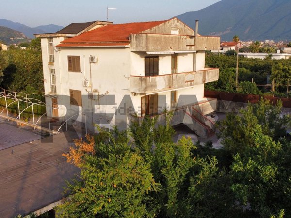 casa indipendente in vendita a Nocera Inferiore