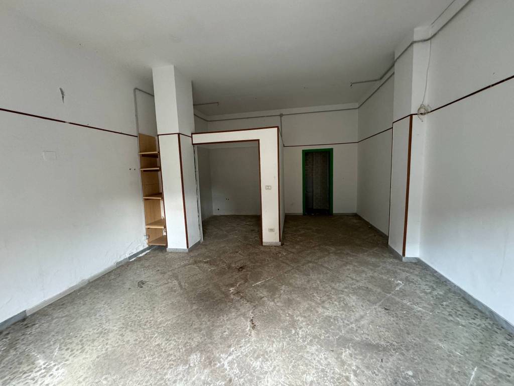 negozio in vendita a Nocera Superiore in zona Pareti