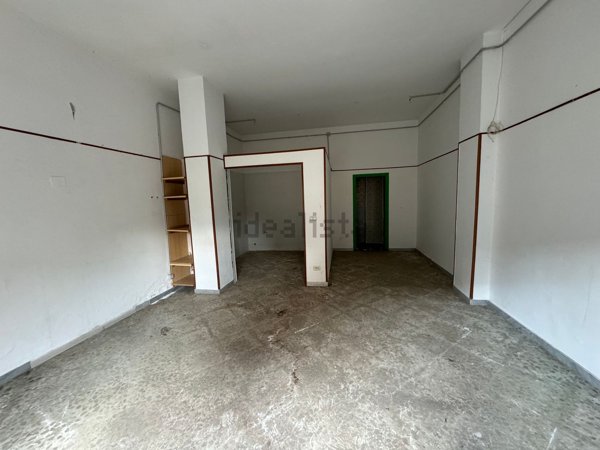 locale commerciale in vendita a Nocera Superiore in zona Pareti