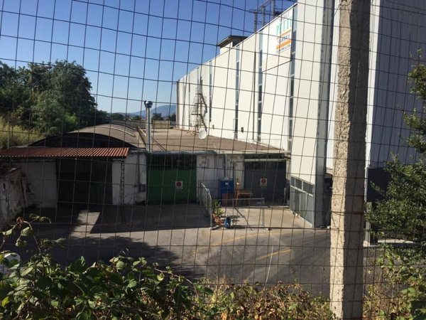 locale commerciale in vendita a Nocera Superiore