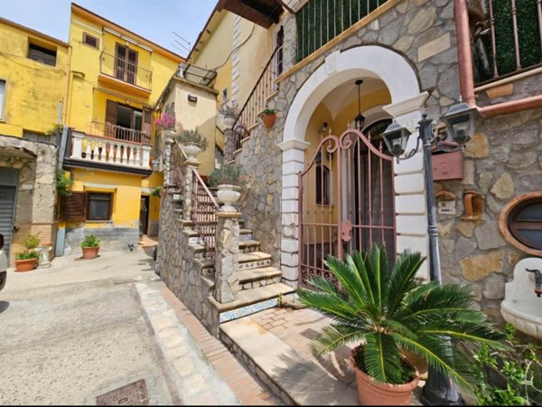 casa indipendente in vendita a Nocera Superiore in zona Croce Malloni