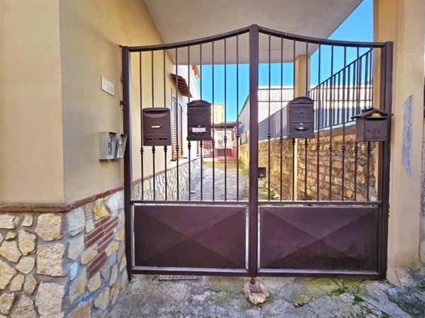 casa indipendente in vendita a Nocera Superiore in zona Pareti