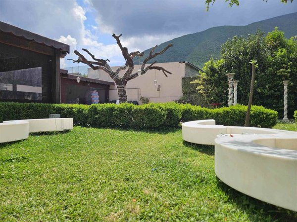 negozio in vendita a Nocera Superiore in zona Pucciano