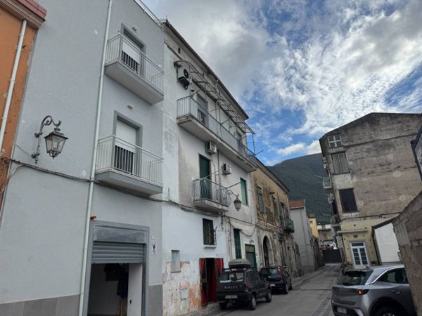 locale commerciale in vendita a Nocera Superiore