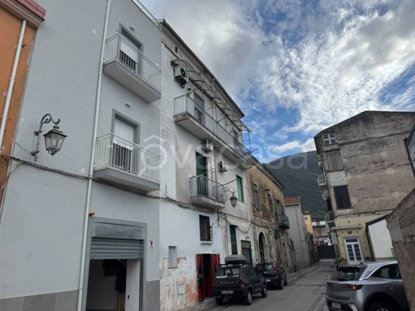locale commerciale in vendita a Nocera Superiore