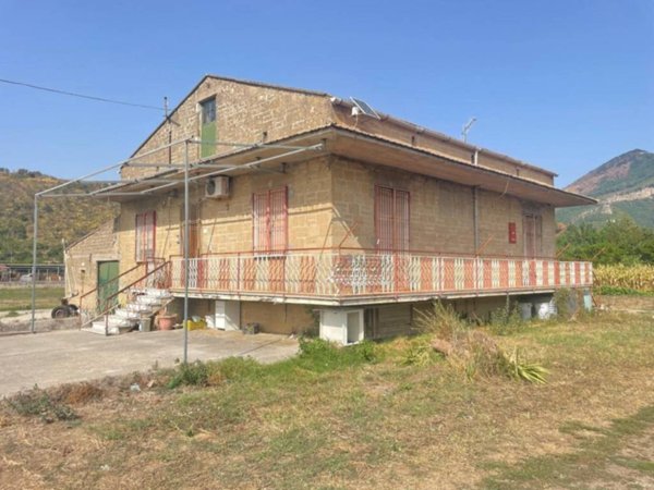 casa indipendente in vendita a Nocera Superiore