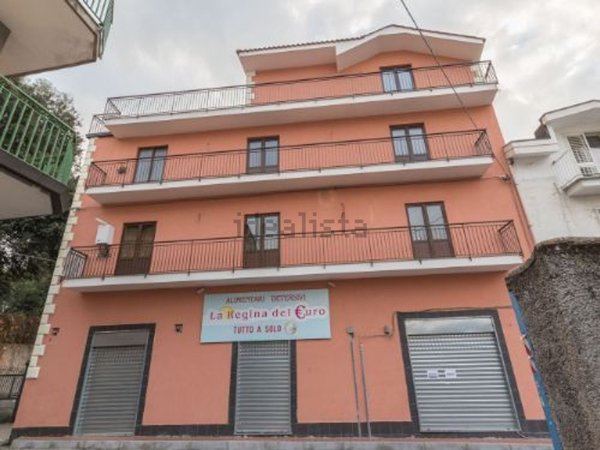 locale commerciale in vendita a Nocera Superiore