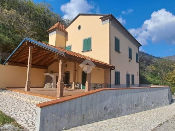 casa indipendente in vendita a Nocera Superiore