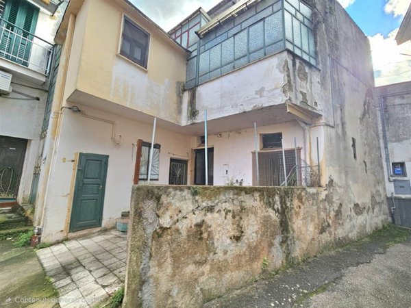 casa indipendente in vendita a Nocera Superiore in zona Pucciano