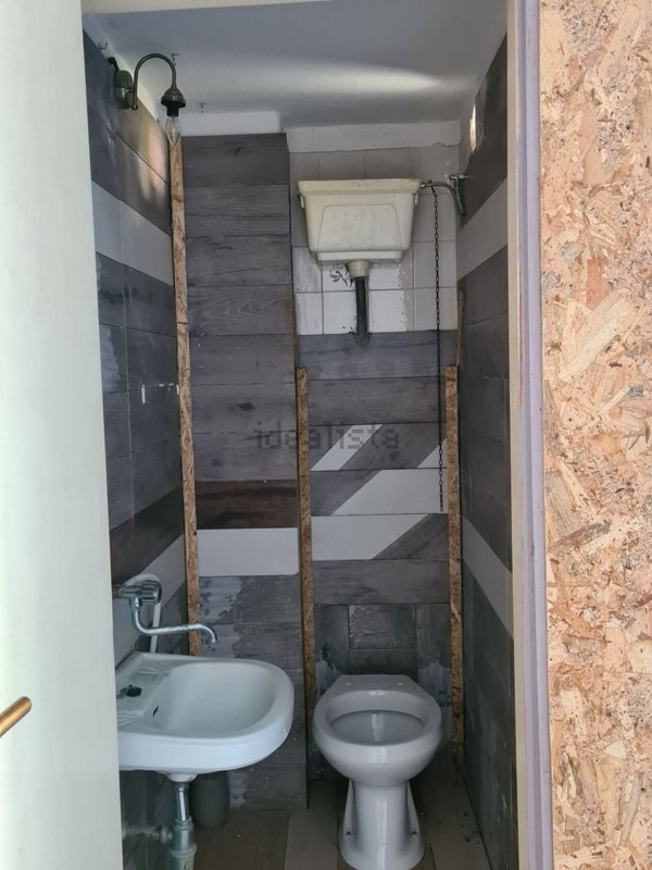 negozio in vendita a Nocera Superiore in zona Croce Malloni