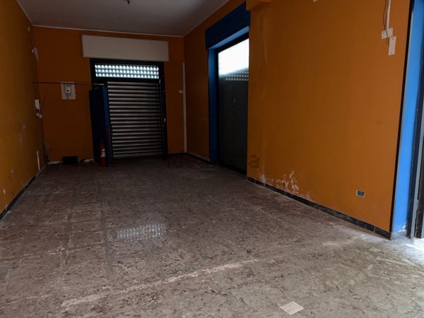negozio in vendita a Nocera Superiore in zona Pecorari