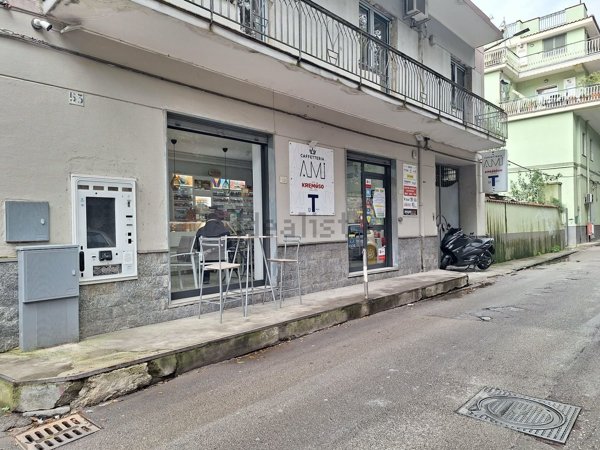 locale commerciale in vendita a Nocera Superiore in zona Croce Malloni