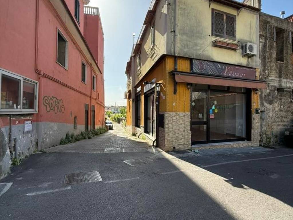 negozio in vendita a Nocera Superiore in zona Croce Malloni