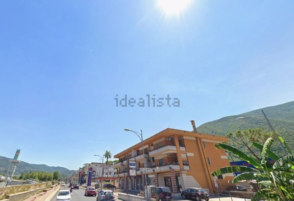 locale commerciale in vendita a Nocera Superiore