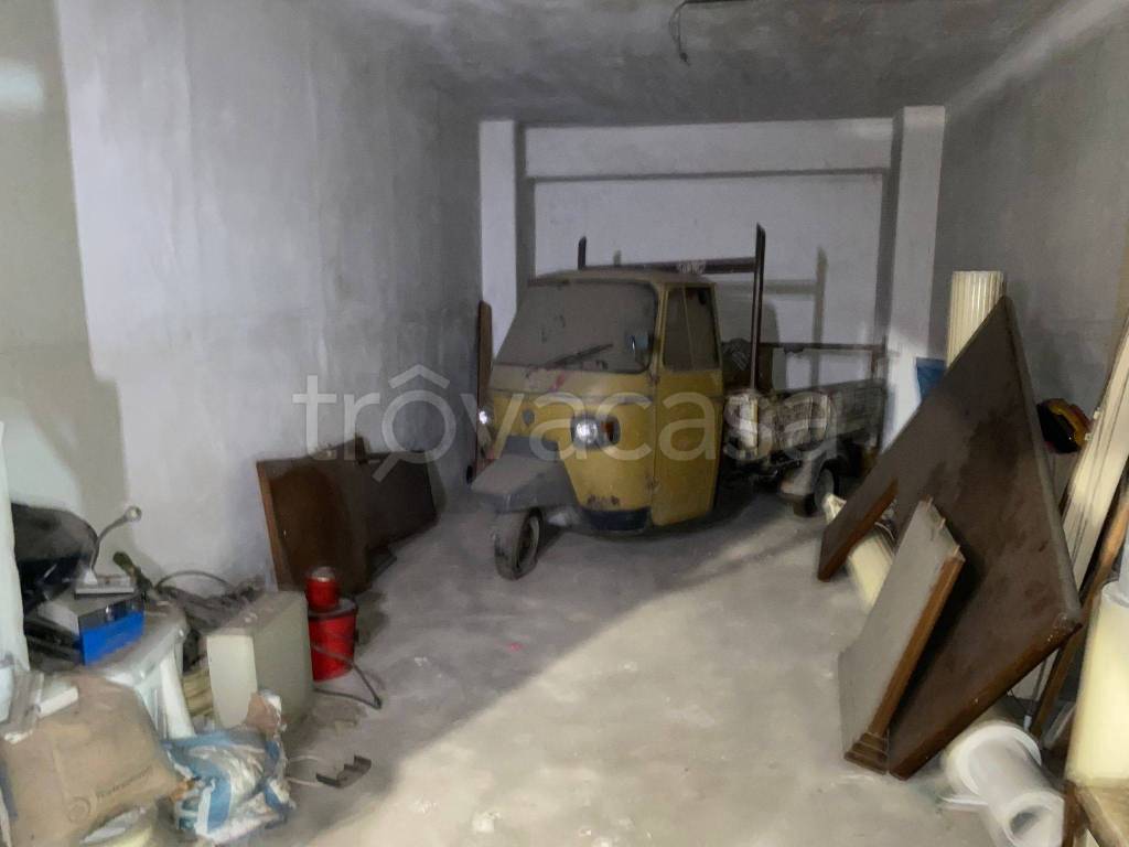 box auto in vendita a Nocera Superiore in zona Materdomini