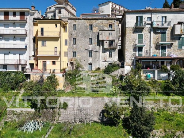 casa indipendente in vendita ad Ogliastro Cilento